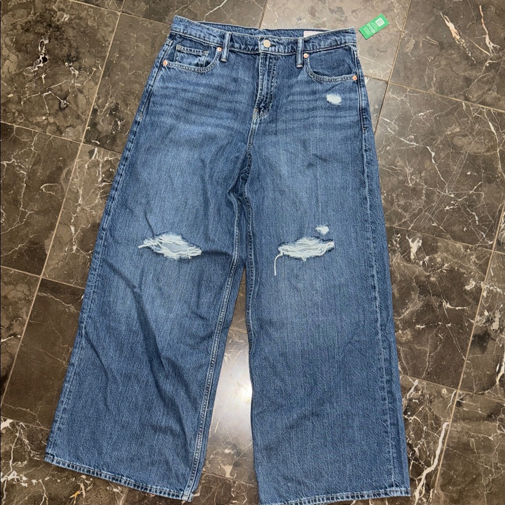 New Distressed GAP baggy Mid Rise 8 regular
